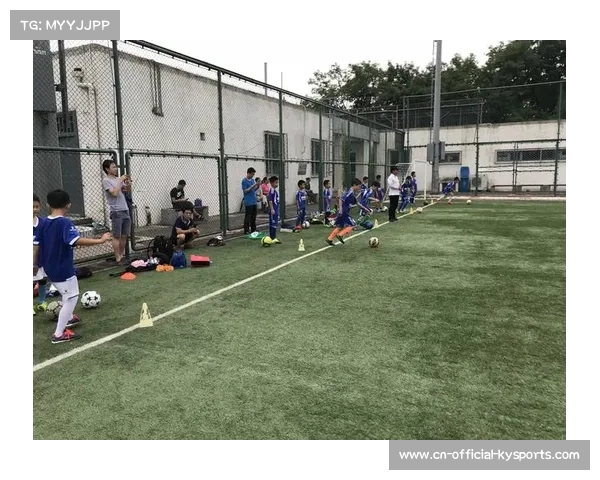 参赛选手入住全运村,适应性训练重点练习出发转身技术